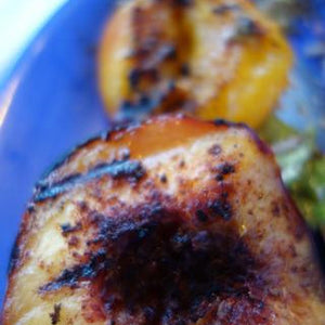 molé grilled peaches