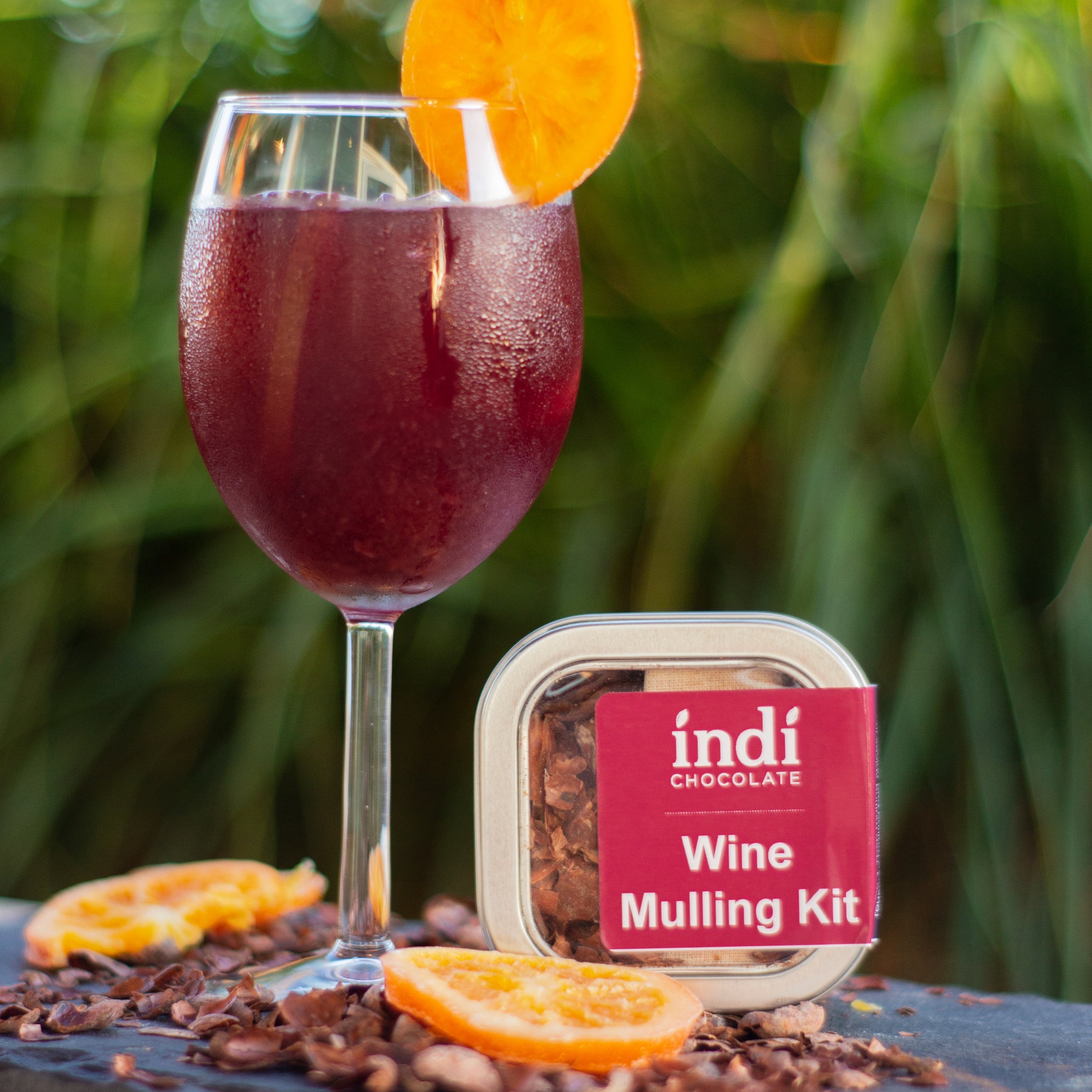 Use the indi chocolate Wine Mulling Kit to make cozy warm mulled wine or refreshing cold beverages, like sangria. Part of the indi chocolate mixology line that includes the same cacao they use to make their bean to bar chocolate in their Pike Place Market chocolate factory at the top of the Seattle Overlook Walk. Makes a great gift!